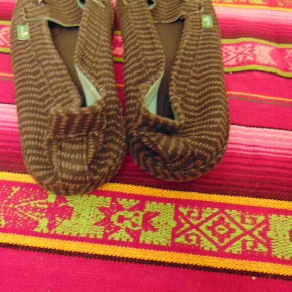 EUC SANUK Black Gray Dotted Pattern Teal Inside Flats Loafers Casual Size 7 - Picture 5 of 8